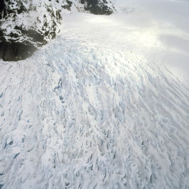 エスパス ルイ・ヴィトン 東京でダグ・エイケンによるエキシビション「New Ocean: thaw」を開催