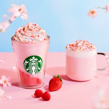 スタバ「さくらふわり ベリー フラペチーノ®」が発売中、さくらの風味に甘酸っぱい2種類のベリー