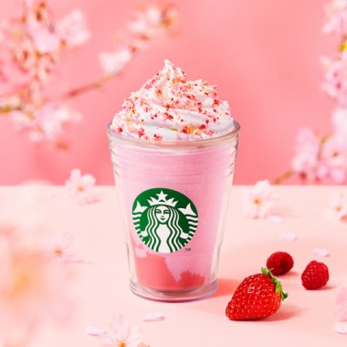 スタバ「さくら咲いた ベリー フラペチーノ®」発売、甘酸っぱいストロベリーの風味が楽しめる新作