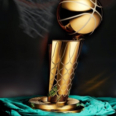 NBAファイナル優勝のデンバー・ナゲッツをティファニー製「ラリー・オブライエン・トロフィー」が祝福
