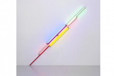 エスパス ルイ・ヴィトン東京で、“光”のアートに生涯を捧げたダン・フレイヴィン展が開催