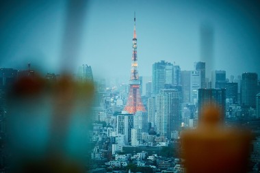 東京タワーを背景に愉しむスパイシーなモダン・タイ料理「ロングレイン」【イイ店のプレイリスト♪】