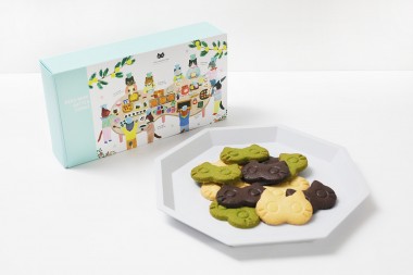 イラストレーター 布川愛子のイラストがパッケージ。猫のカタチの「ねこねこバタークッキー」が登場