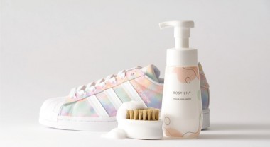 すすぎ不要の洗い流さないシューズシャンプー「ROSY LILY プレミアムシューズシャンプー」が伊勢丹新宿に登場