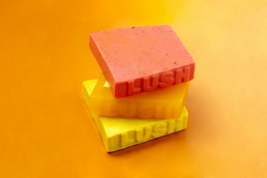 日々の手洗いをより楽しく、華やかに。LUSHの固形石鹸が新しい3種を加えてリニューアル