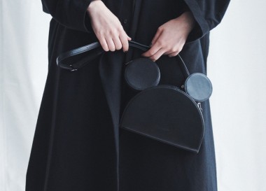 ミッキーの誕生日をお祝いするdiscord Yohji Yamamotoの限定コレクション「Mickey Mouse / Shoulder Bag」が登場