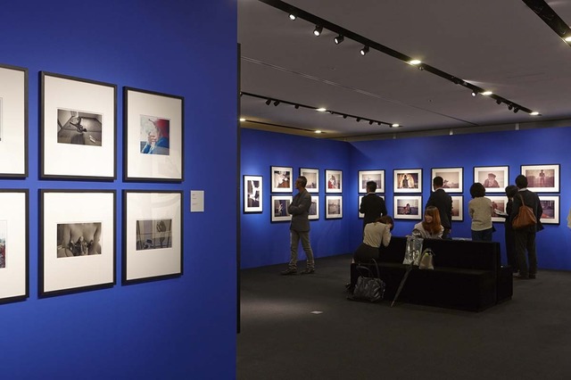 銀座アルマーニで寺山修司、細江英公、森山大道ら70年代東京写真展開催中