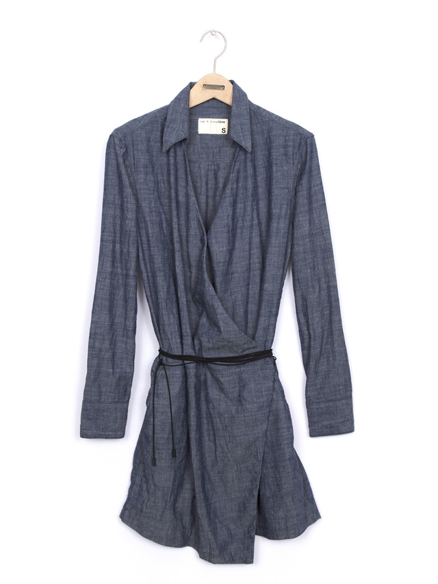 限定アイテム「Wrap Dress chambray」3万5,640円