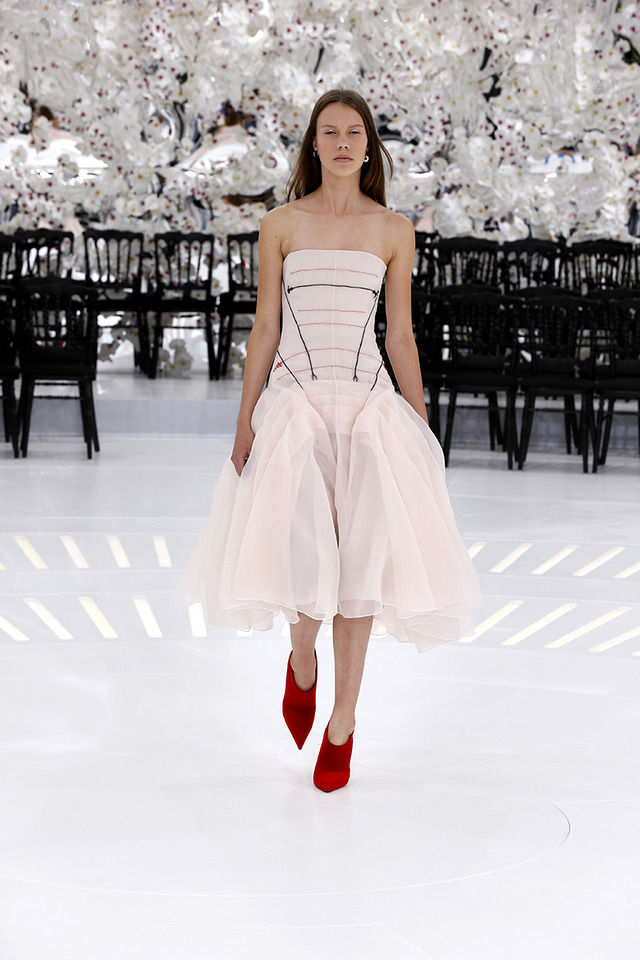 LOOK 62,EMBROIDERED PALE PINK PLEATED SILK DRESS.