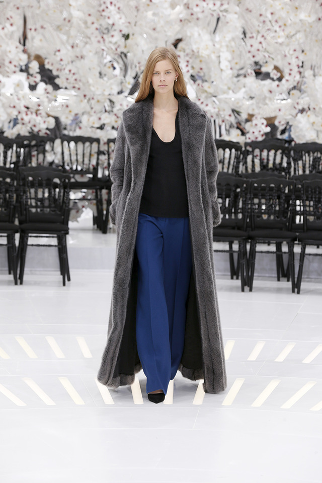 LOOK 23,LONG DARK GREY MINK COAT WITH BLACK WOOL TOP AND DARK NAVY PANTS.