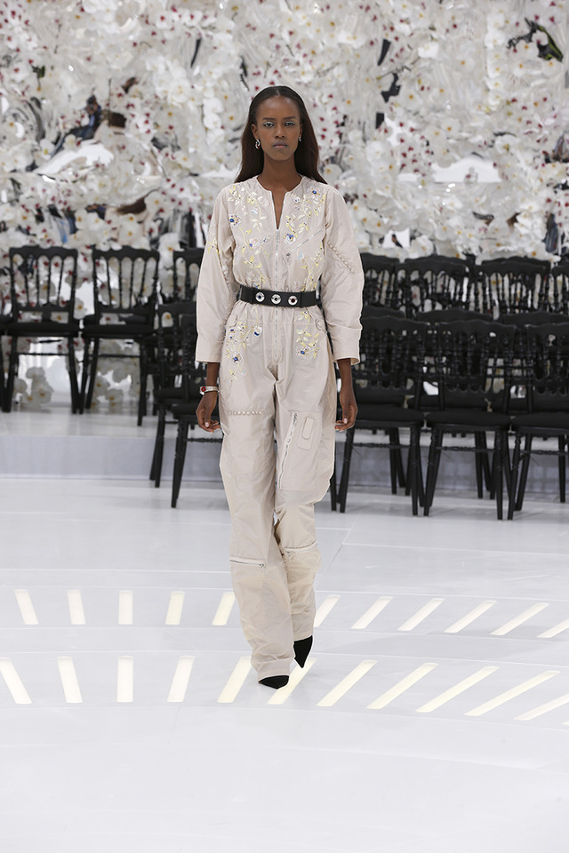 LOOK 10,EMBROIDERED GREGE SILK JUMPSUIT.