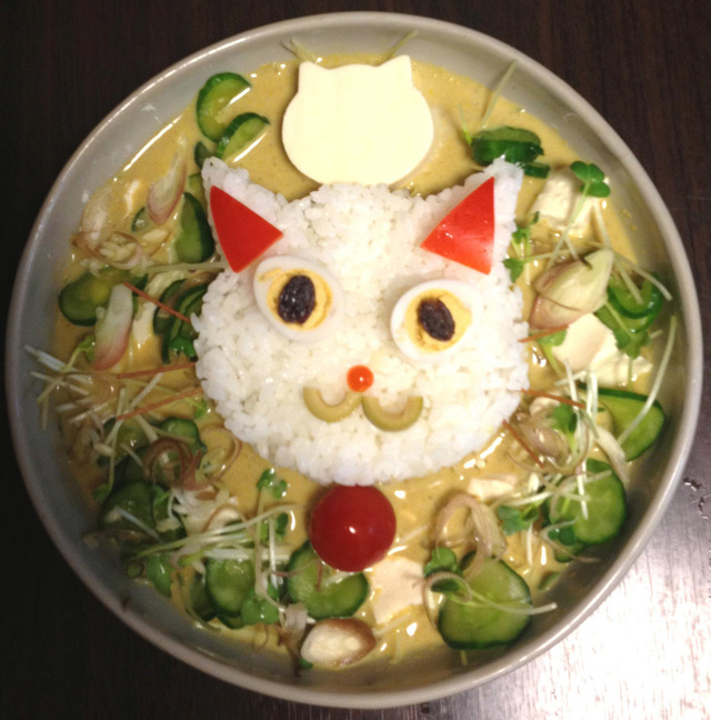 「猫顔カレー」