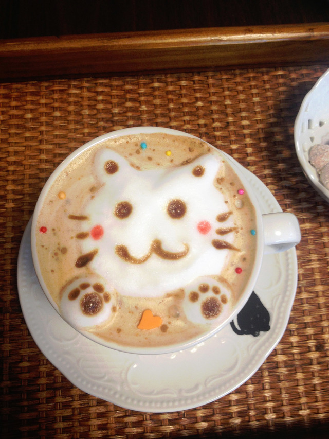 ラテアートのカプチーノ「ニャプチーノ」