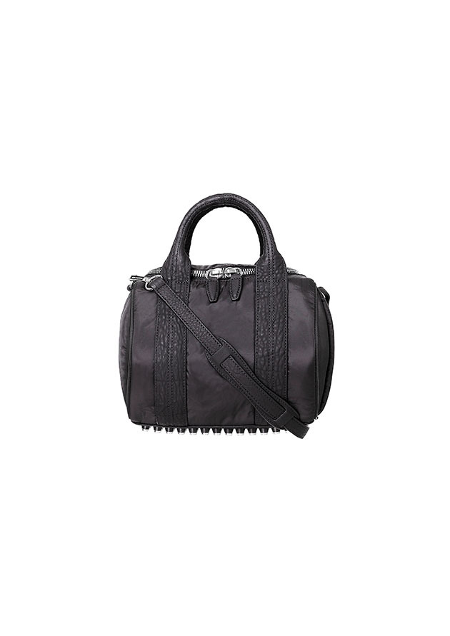 ROCKIE BLACK SHINY PADDED BRUSHED NYLON（W25.4cm x H19cm x D19cm） 10万3,000円</br>人気のロッキーからナイロン 素材が登場。軽量化されス ポーティーな装いに。三越伊 勢丹限定。