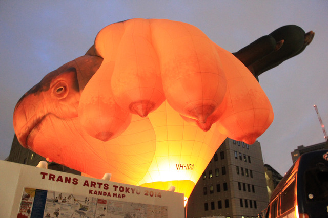 巨大気球作品「スカイホェール（Skywhale）」