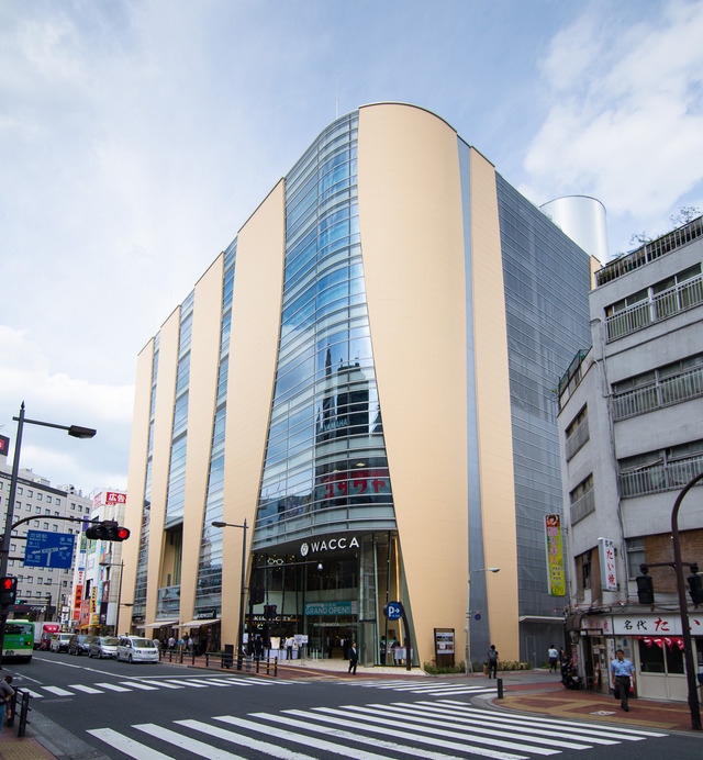 WACCA IKEBUKURO外観。池袋駅徒歩3分の好立地