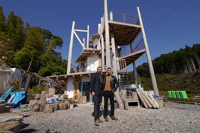 お披露目パーティー前日にジョルジョ・グラッシ・ダミアーニ副社長と中田氏は陸前高田の「みんなの家」を訪れた