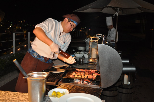 天気のよい日はテラスでのBBQも楽しむことができる