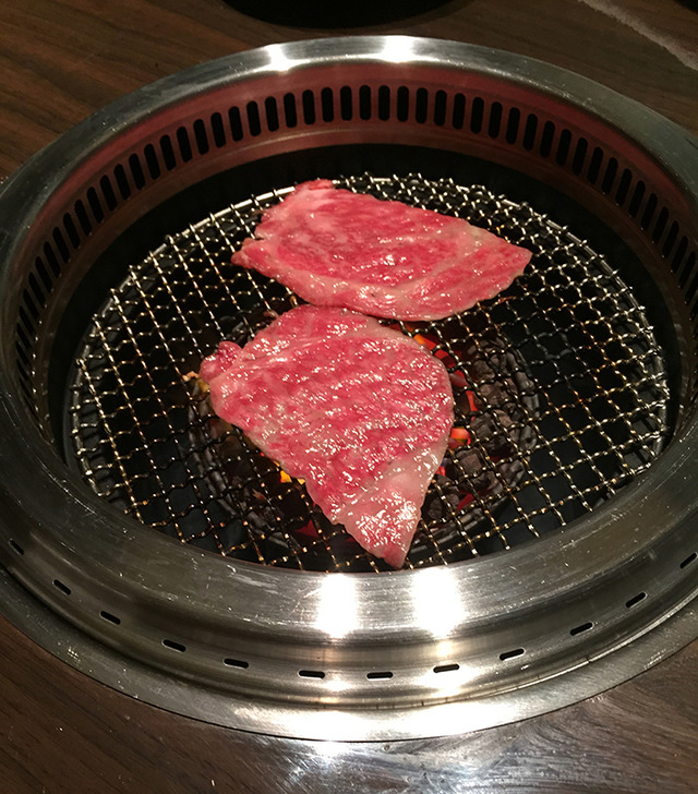 焼肉不毛の地・青山にスタイリッシュな焼肉店「焼肉 碧山」オープン