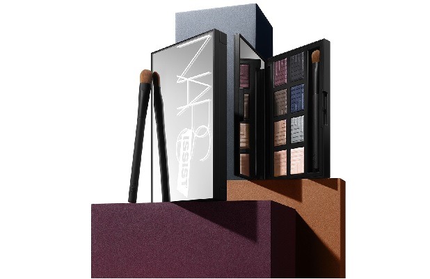 「NARS ザ ナーズイスト デュアルインテンシティーアイシャドーパレット」は、二つのルックを可能に