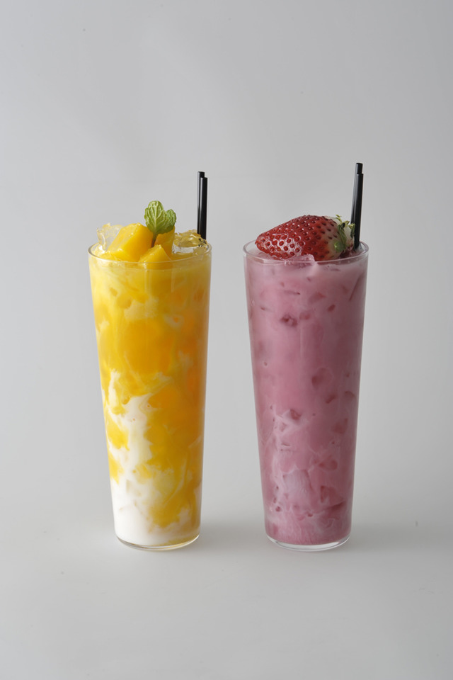 「MANGO KISS」（900円）と「BERRY KISS」（900円）