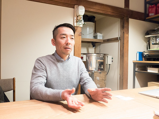 「表参道コーヒー」の國友栄一氏。