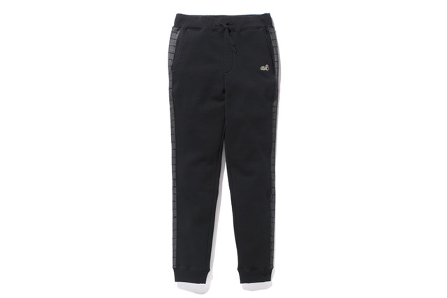 「SWEAT PANTS」（1万6,000円）