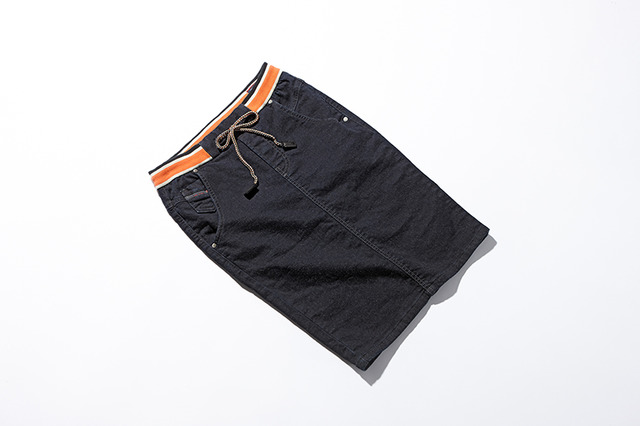 JOGG-SKIRT 600V／2万4,000円／23、25、27、29サイズ／90% コットン、8% ポリエステル、2% ポリウレタン