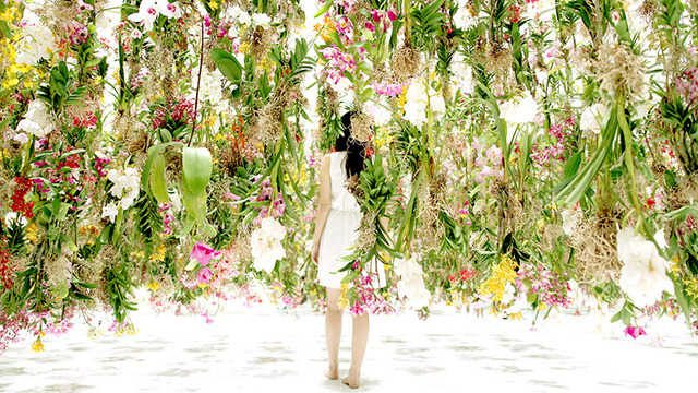 「Floating Flower Garden - 花と我と同根、庭と我と一体」