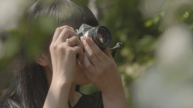 「OUTSIDE CHANEL」。写真家の山本郁