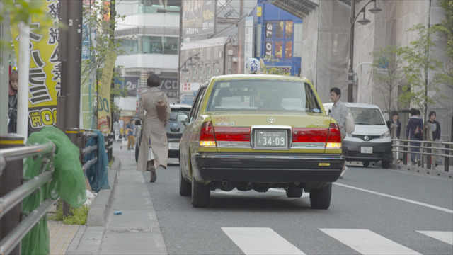 「OUTSIDE CHANEL」。オペラ歌手の小川里美