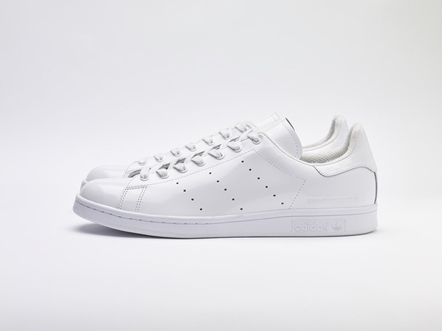 「アディダス オリジナルス」が、「ホワイトマウンテニアリング」とのコラボレーションスニーカー「Stan Smith Patent」を発売