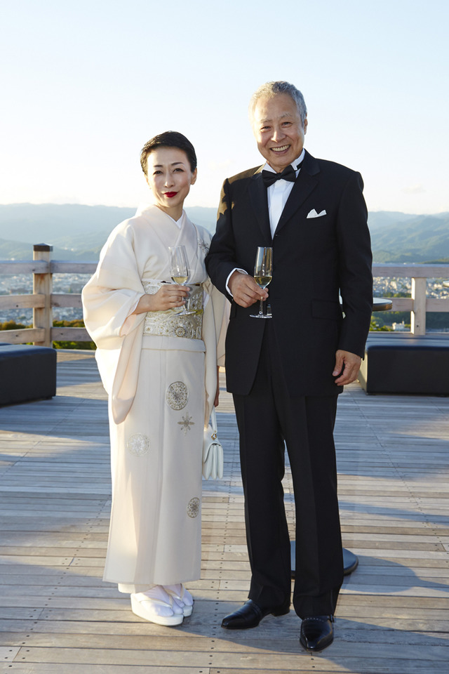 世界的に活躍する写真家の田原桂一氏と夫人の田原博子さん