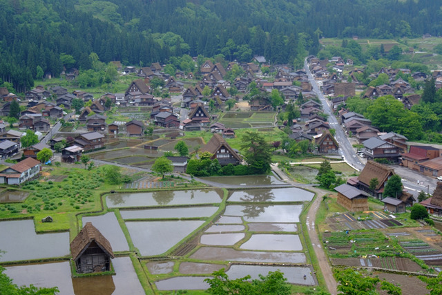 白川郷の世界遺産登録20周年を記念して映画祭「CINEMA CARAVAN in 白川郷」を開催