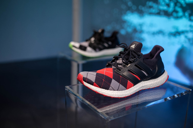 パリで開催された「Ultra boost collective by Van Assche」のローンチイベント