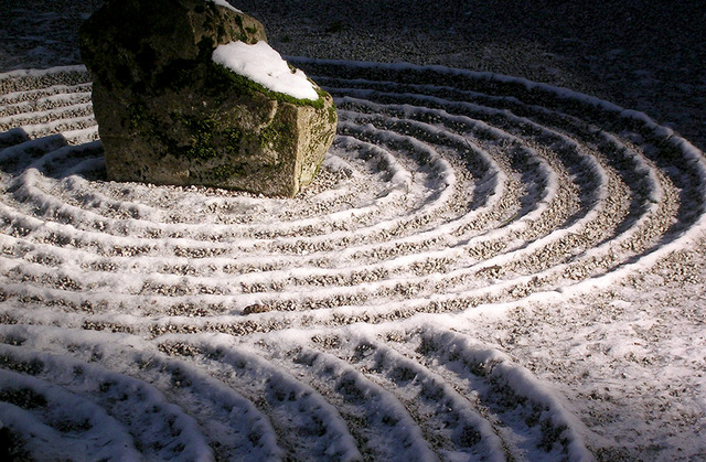 アメリカ・オレゴン州で味わう日本の美「ポートランド日本庭園」／Sand & Stone, winter (photo cred Sadafumi Uchiyama)