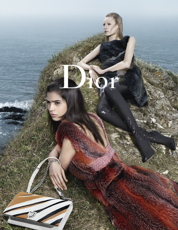 Diorの最新広告ビジュアルはムッシュ・ディオールの故郷、ノルマンディーの岬が舞台