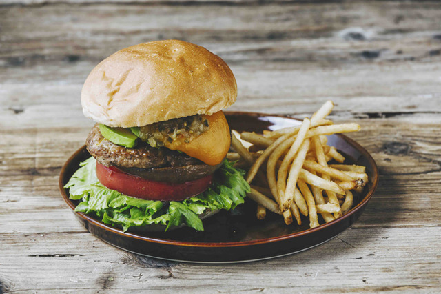 「ジェイエス バーガーズ カフェ」のハンバーガー