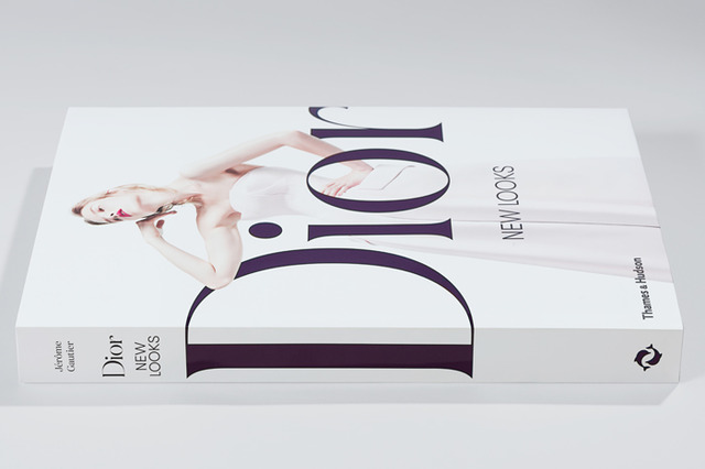 ディオールが一流写真家たちの作品とともにメゾンの歴史を紐解く写真集『Dior : New Look』を発売