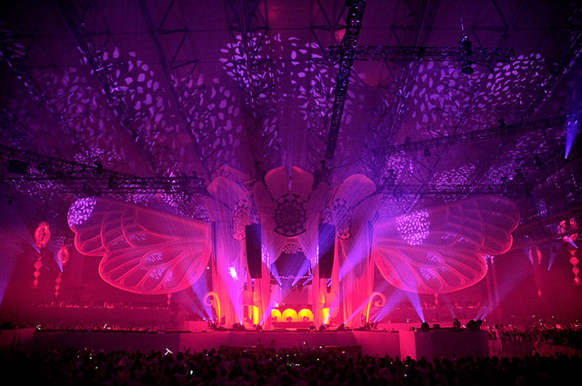 純白のEDMイベント「SENSATION」が日本初上陸