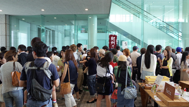 第3回日本酒マーケット「AOYAMA SAKE FLEA -新米と日本酒-」が開催