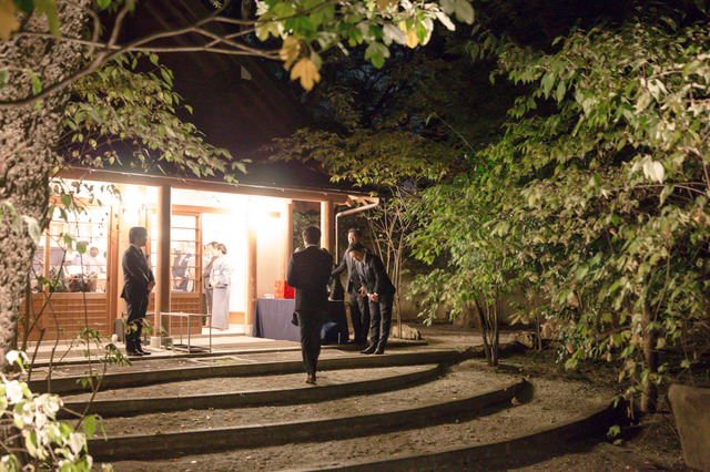 イベント当日、下鴨神社には粋な大人の男性達が集まった