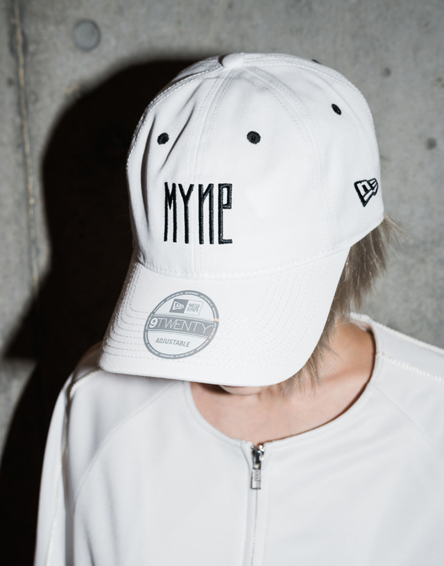 ミハラヤスヒロの新ライン「MYne」が、ニューエラとのコラボレーションキャップ（8,500円）を先行発売