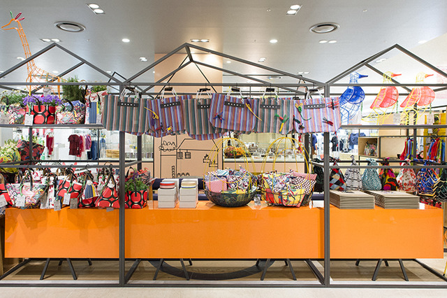 阪急うめだ本店3階にオープンした「MARNI FLOWER CAFE」