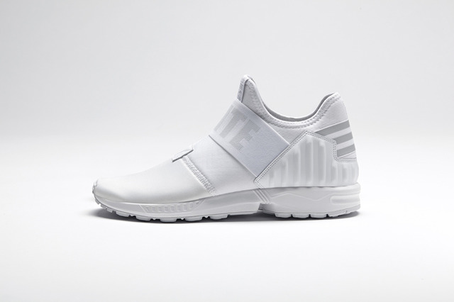 ZX FLUX PLUS 1万5,000円 WHITE