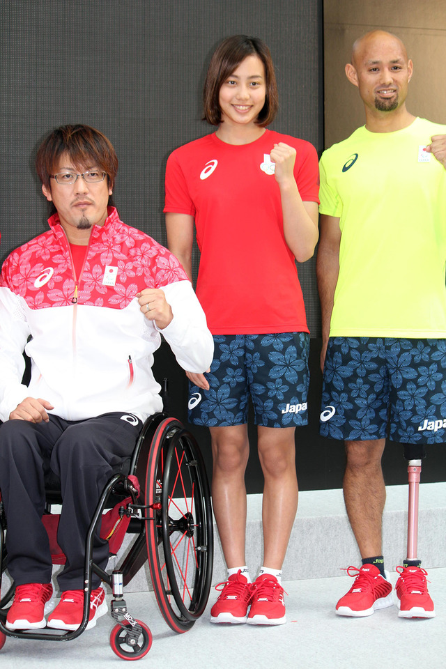 アシックス、リオ五輪の日本選手団公式ウエアを発表。胸に桜満開！