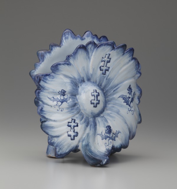 花器「フランス菊」エミール・ガレ1881-85年頃サントリー美術館（野依利之氏寄贈）