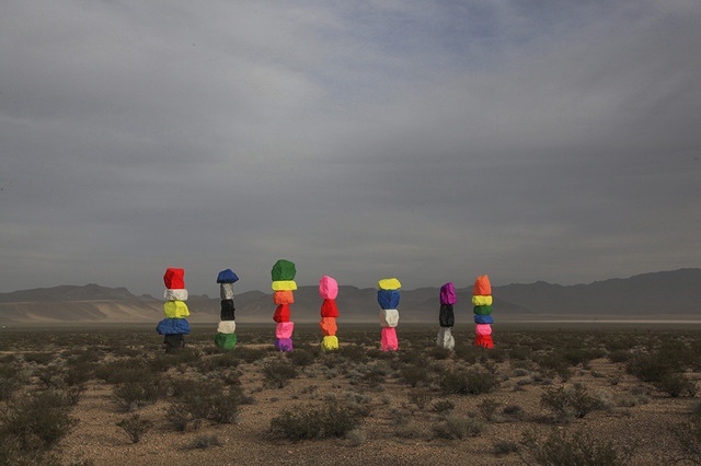 ウゴ・ロンディノネの作品「Seven Magic Mountains」