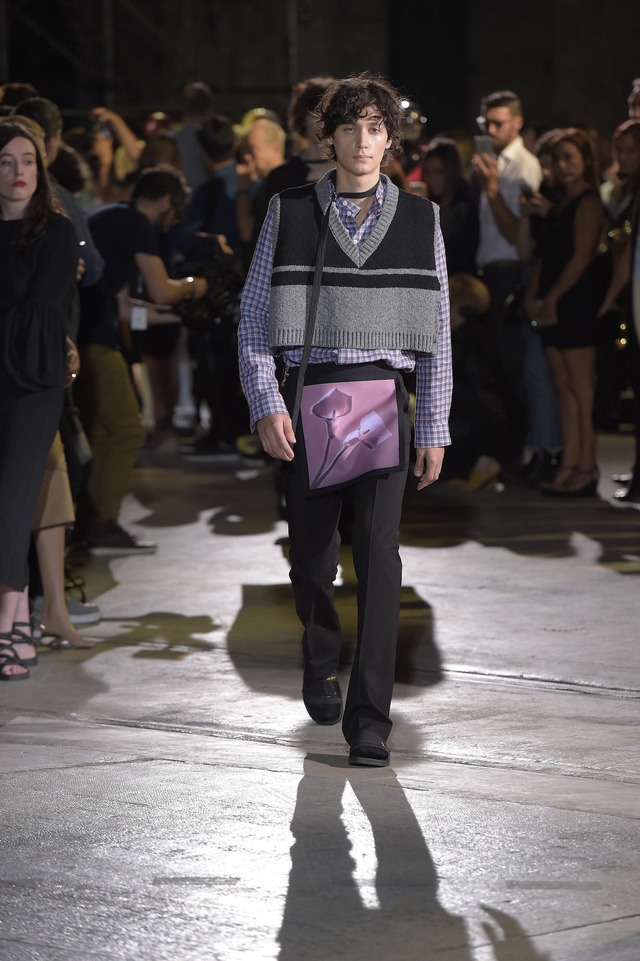 PITTI UOMO 90で発表されたラフ・シモンズ（RAF SIMONS）の17SSメンズコレクション