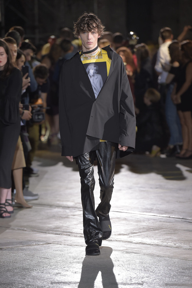 PITTI UOMO 90で発表されたラフ・シモンズ（RAF SIMONS）の17SSメンズコレクション